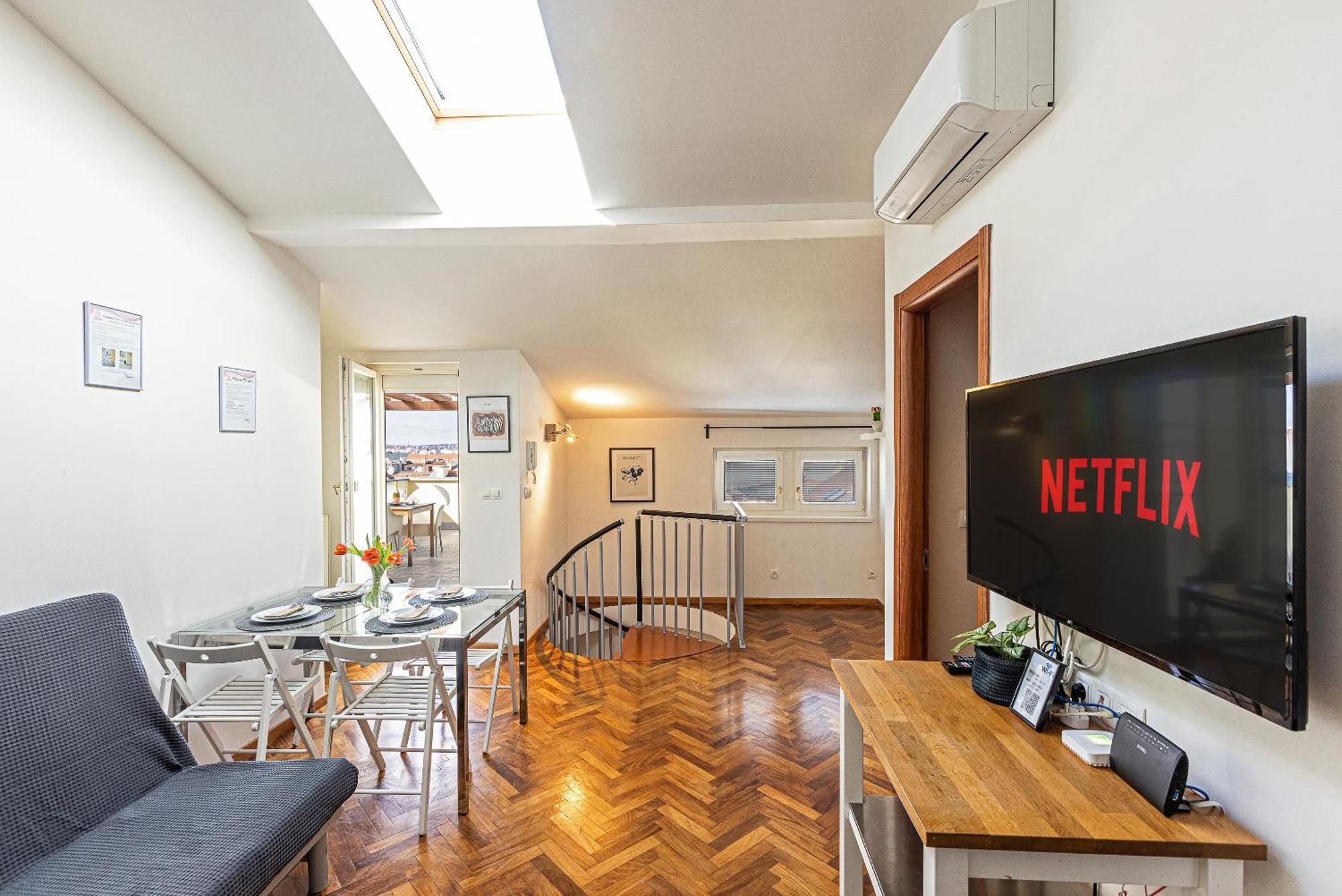 Apartment Modern Attic With Terrace - Machova Prague
